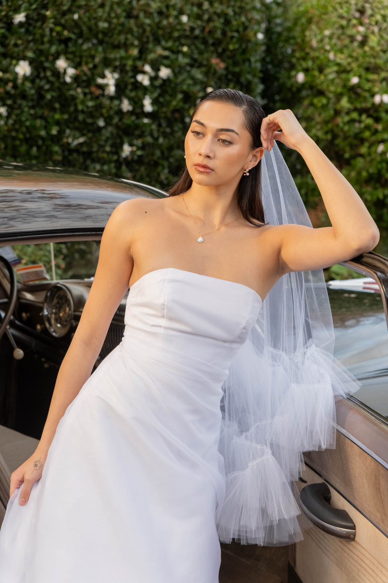 Lana Hill: Here now - Unique