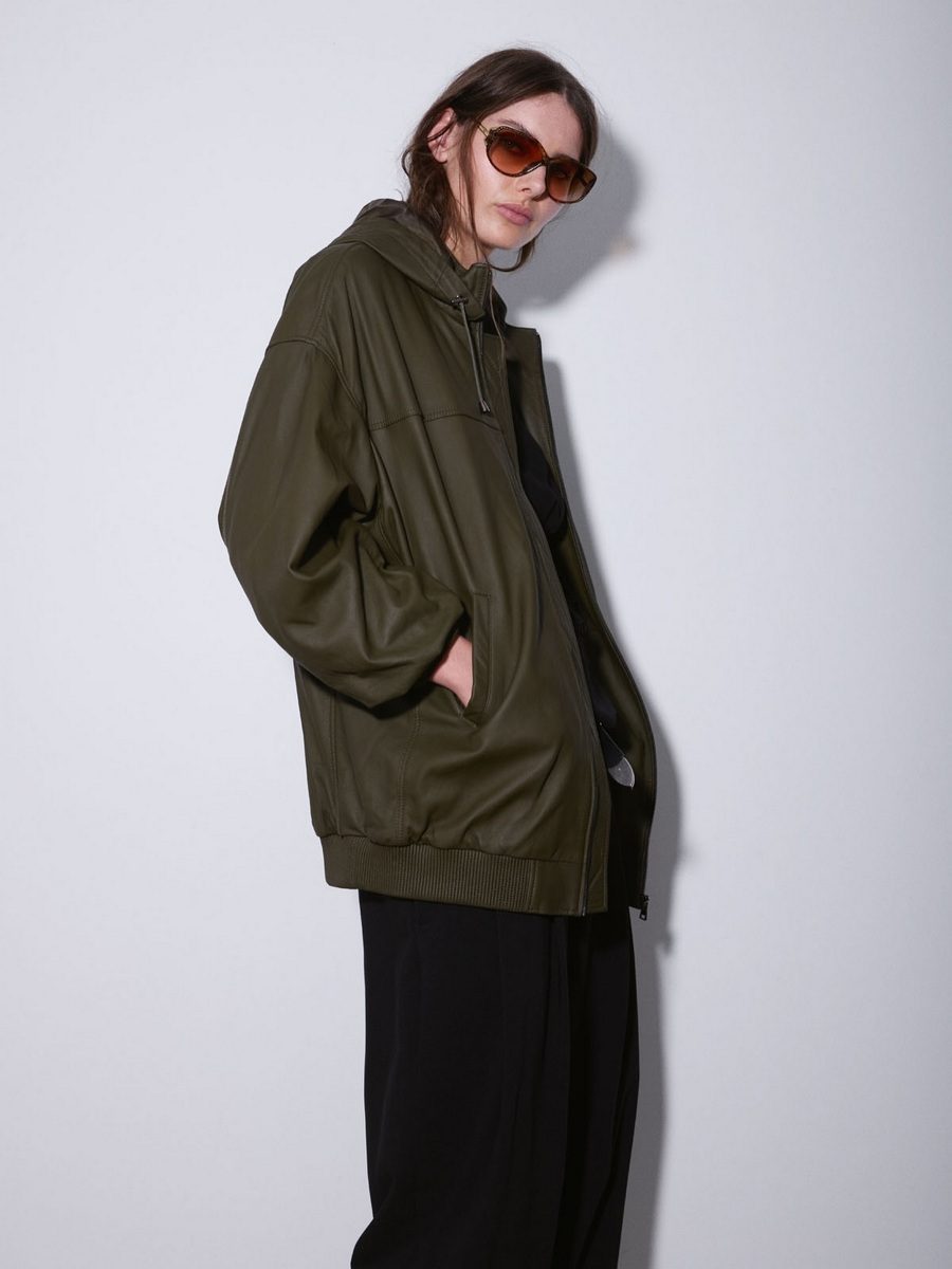 @ Sienna : Here now!