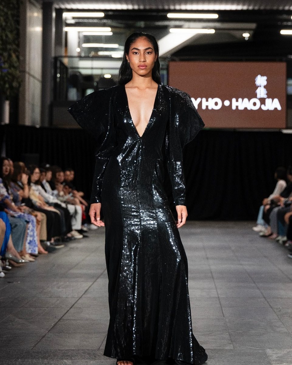 Kaya, Zephy,  Meike, Briar, Penny, Paige, Zoe Du, Antonia, Manaia, Mia C, Cate, Estelle, Maddi walk for the NZCIFW